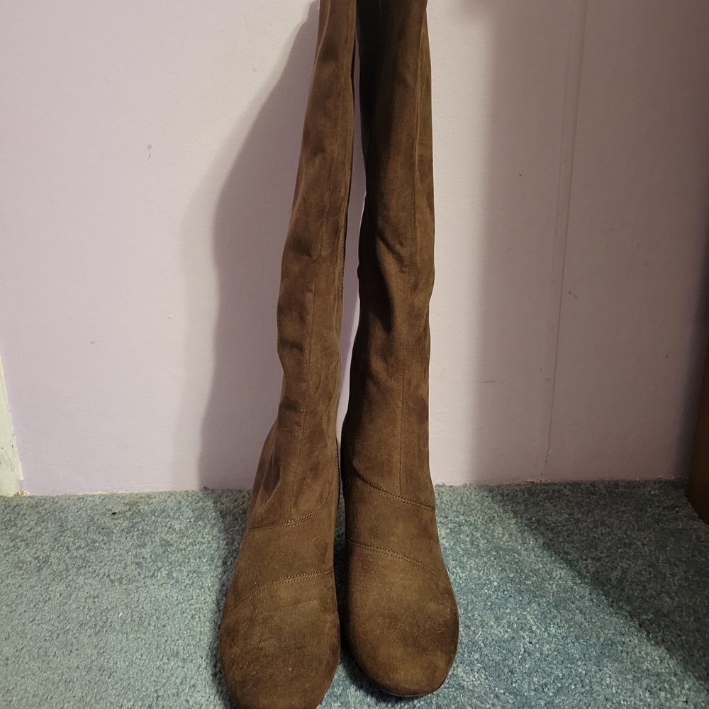 Reaction Kenneth Cole Brown Knee high Boots ( Corey tall boot)